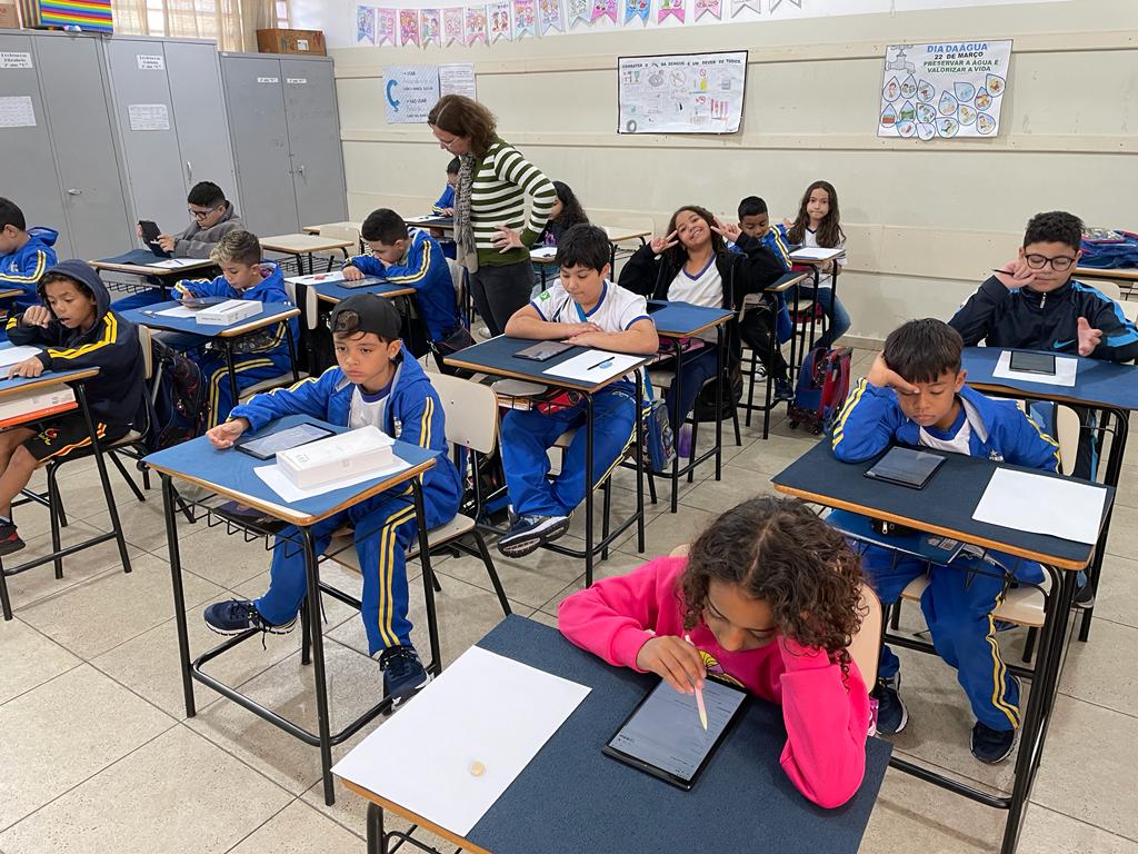 Estudantes de escolas não ocupadas rasuram prova de avaliação para mandar  recado ao governo de SP - Fotos - R7 Educação